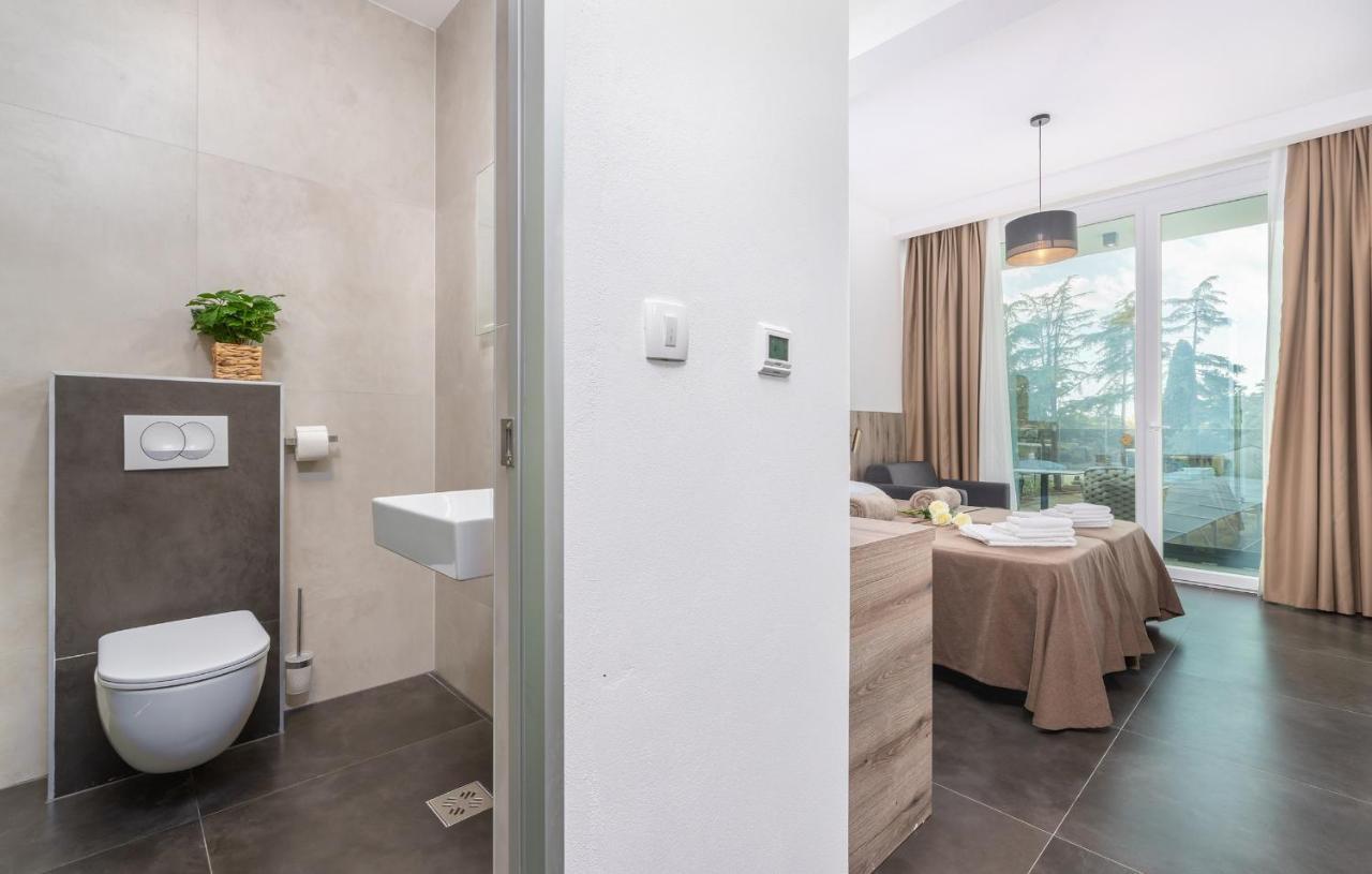 Residence Center B&B Materada Porec Bagian luar foto