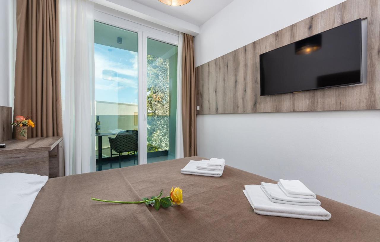Residence Center B&B Materada Porec Bagian luar foto