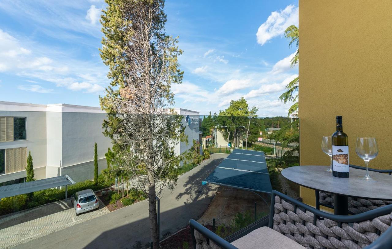 Residence Center B&B Materada Porec Bagian luar foto