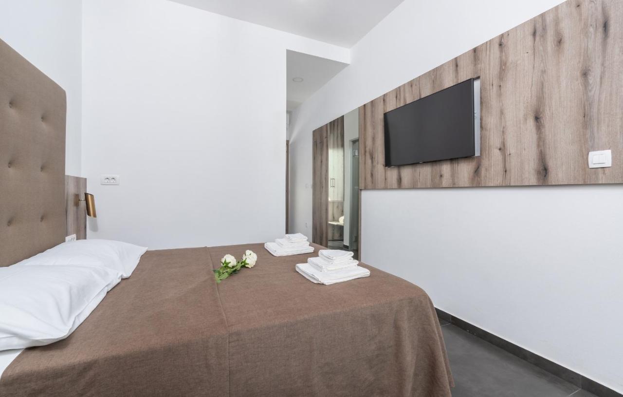 Residence Center B&B Materada Porec Bagian luar foto
