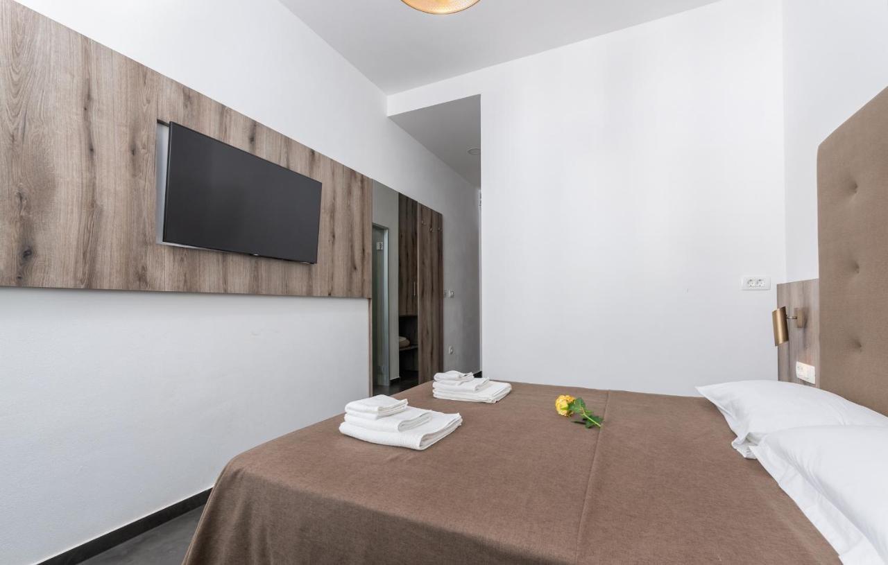 Residence Center B&B Materada Porec Bagian luar foto